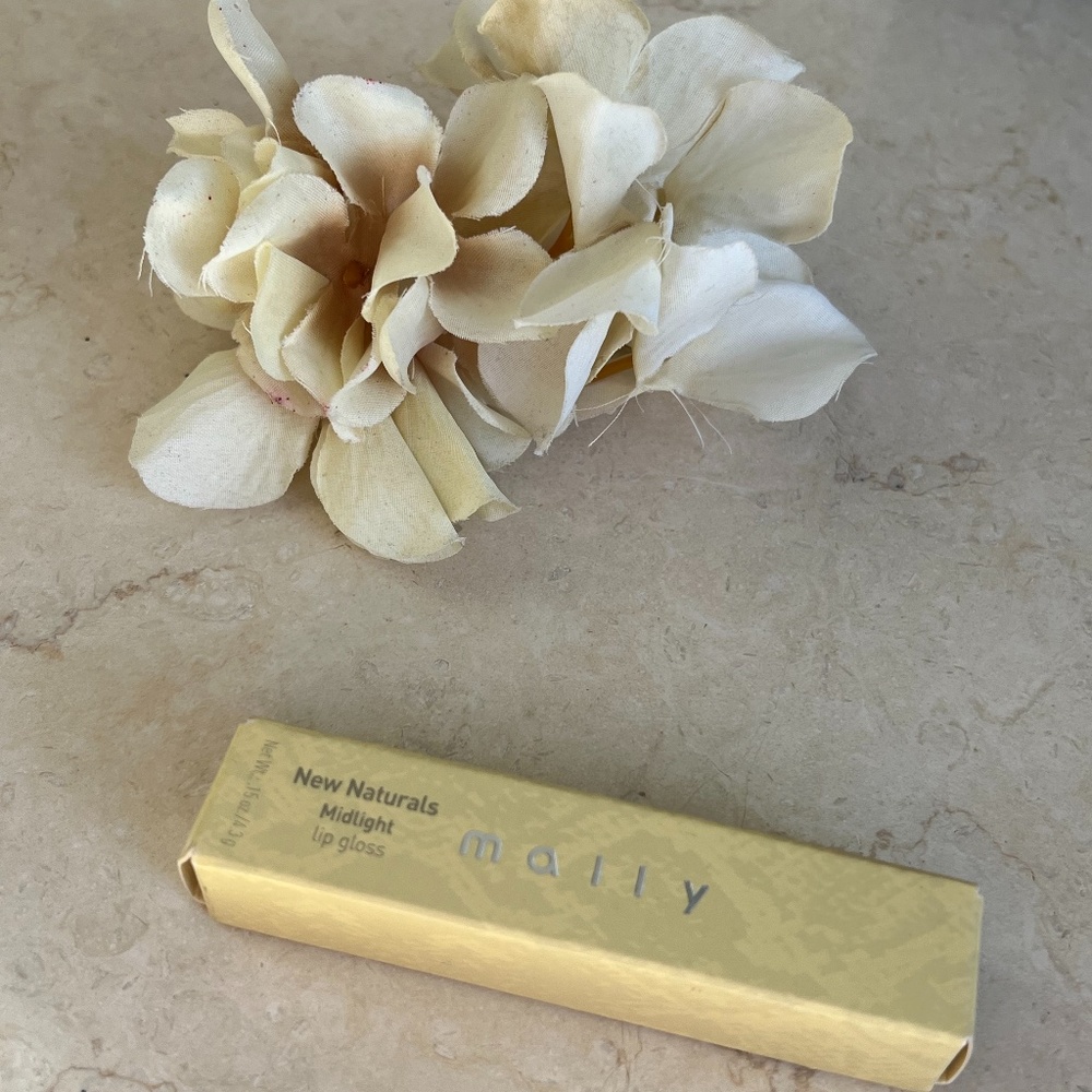 NEW WITH BOX MALLY BEAUTY Clementine Shade New Naturals Midlight Lip Gloss